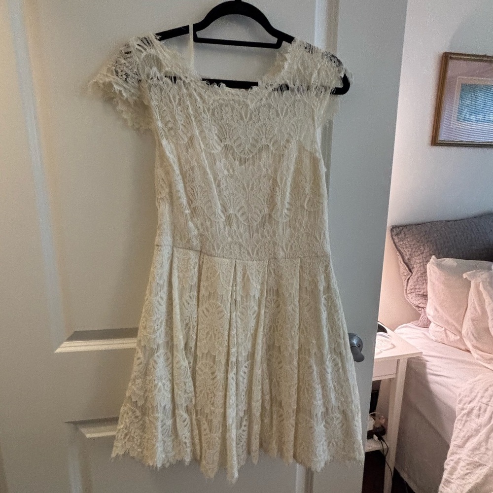 Elegant Lace Off-Shoulder Mini Dress - Cream